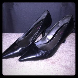 Black pointy toe heels